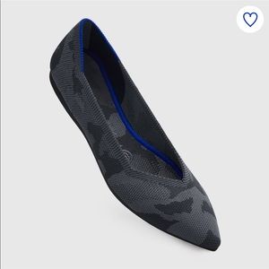 Grey camo point rothys like new